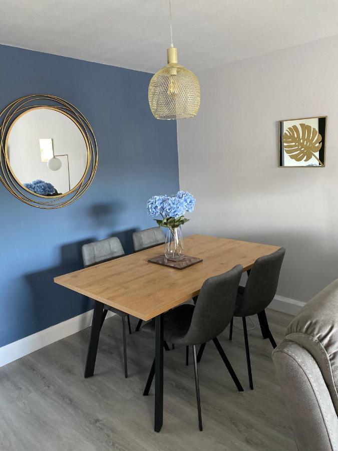 באליקאסל Causeway Coast Apartments Cora Marine מראה חיצוני תמונה